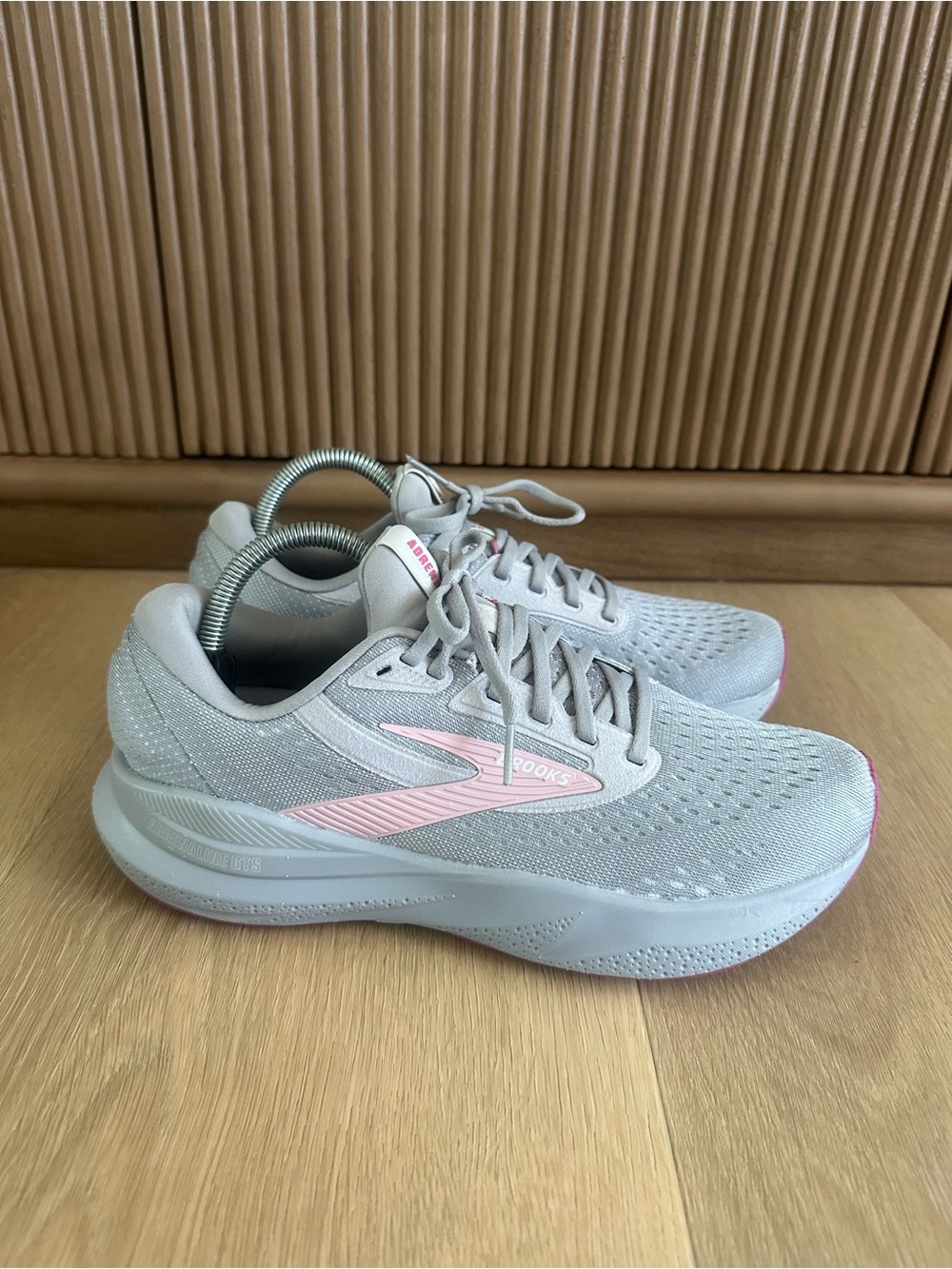 Brooks Women's Adrenaline GTS 24
Running Shoes size 9.5